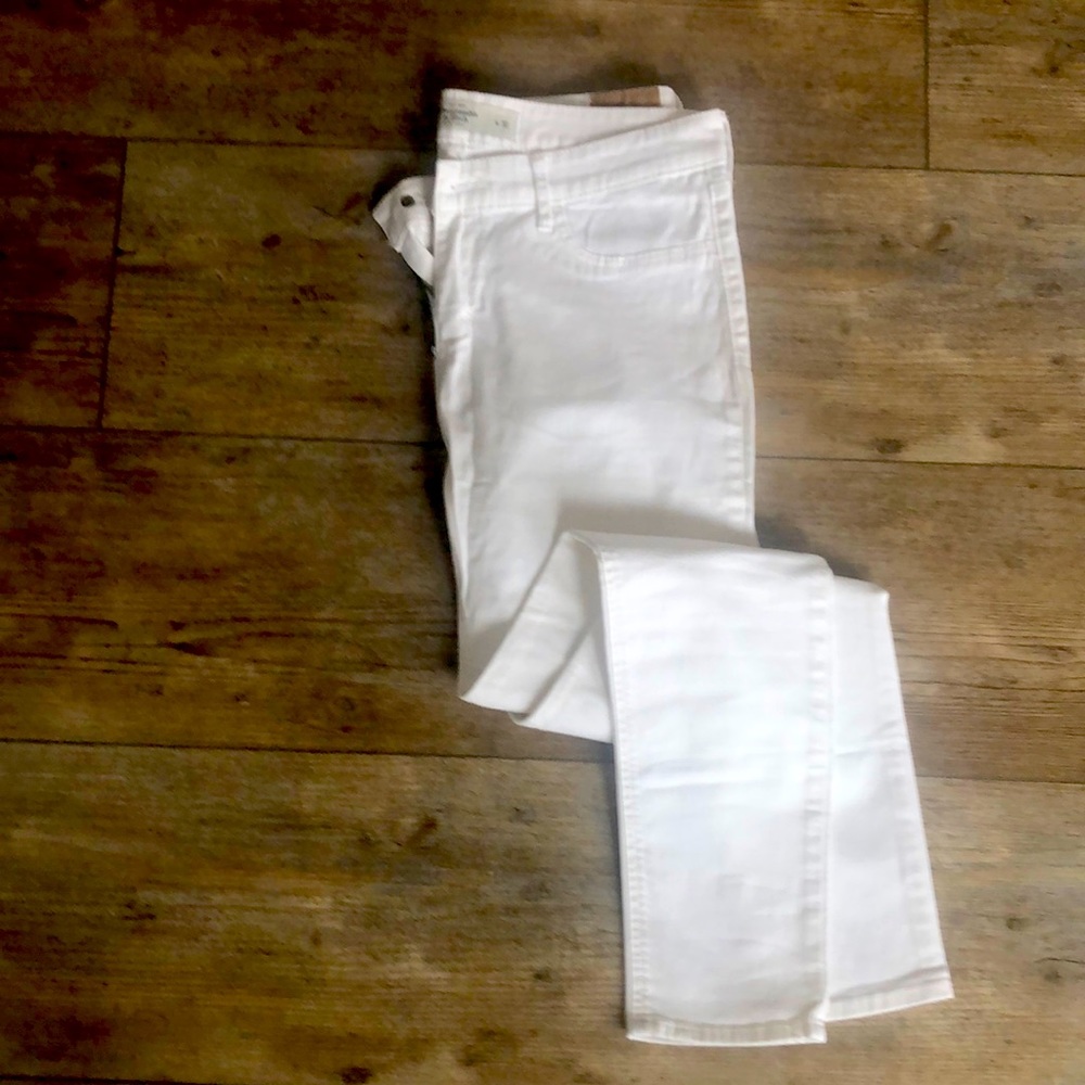 Abercrombie and Fitch White Pant